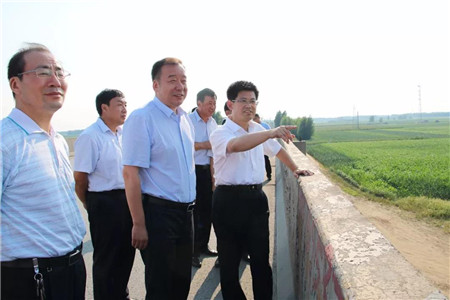 7月19日,济宁市太白湖新区建设指挥部落实"天天一线工作法".
