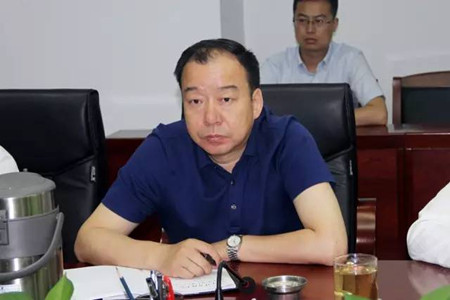 座谈会上,徐立首先介绍了中国二十冶集团有限公司在管理,资金,技术
