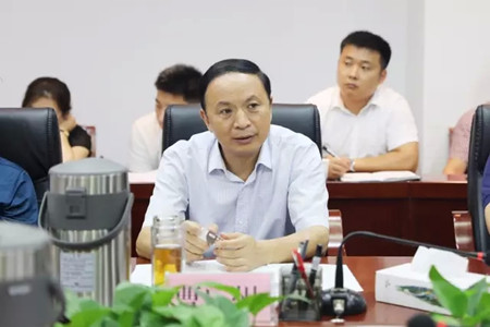 会上,马磊宣读了《济宁太白湖新区管委会 济宁医学院附属医院关于调整