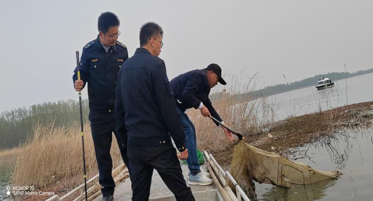 太白湖新区扎实开展“禁渔期”护渔执法行动.png